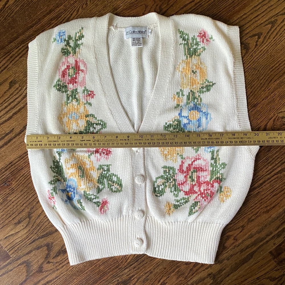 Vintage J H Collectibles Cream Floral Button-Up Sweater Vest - Picture 4 of 10